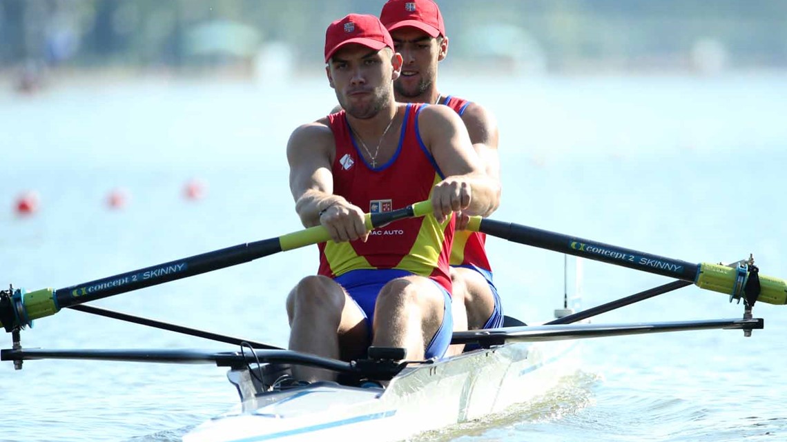 Cinci echipaje românești luptă, pana acum, pentru medalii în finalele Campionatului Mondial de Tineret din Bulgaria